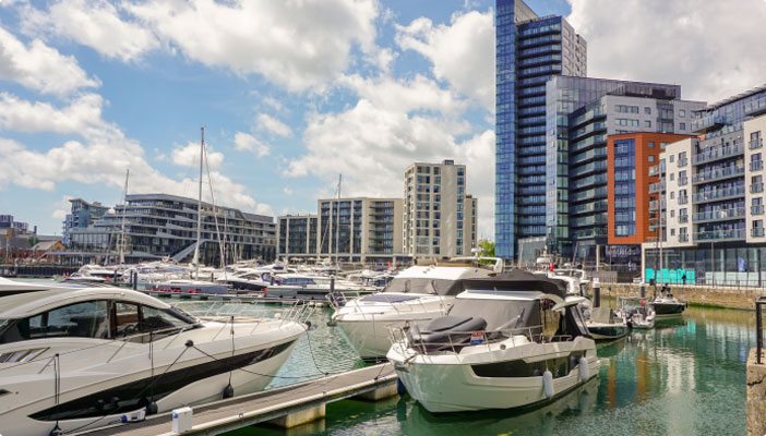 Global Freight Forwarding with AmWorld