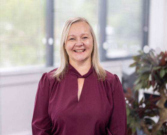 AmWorld courier team