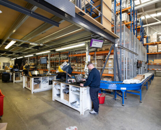 AmWorld courier service