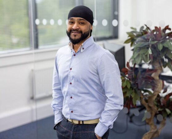 AmWorld courier service